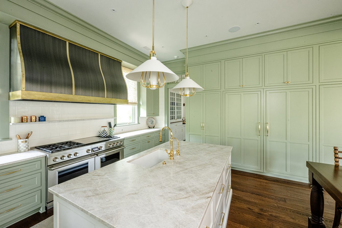 403 Snowy Egret custom Amish cabinetry project, Kiawah